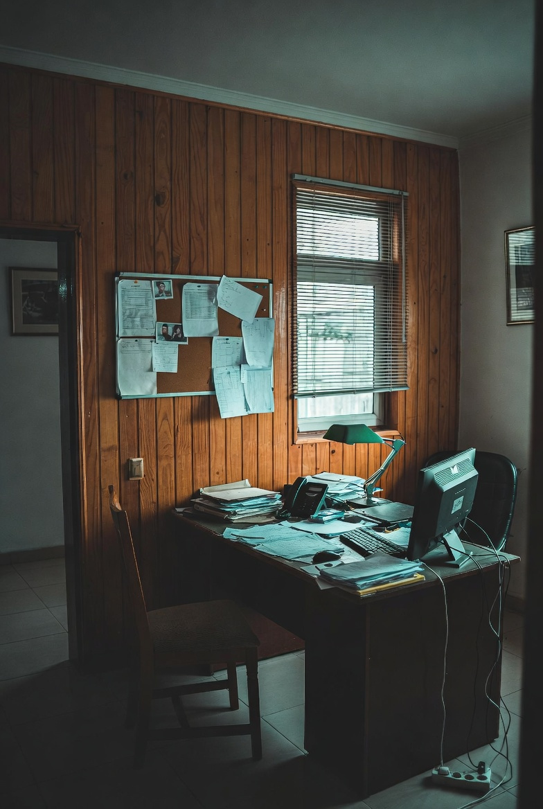 Private Investigator Nairobi conducting professional investigation