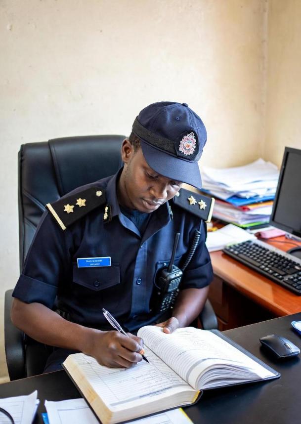 Residential Security Guards Kenya - guard on duty at gated home in Nairobi